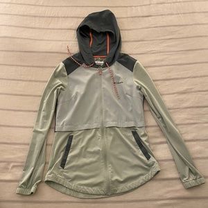 Light green Columbia windbreaker